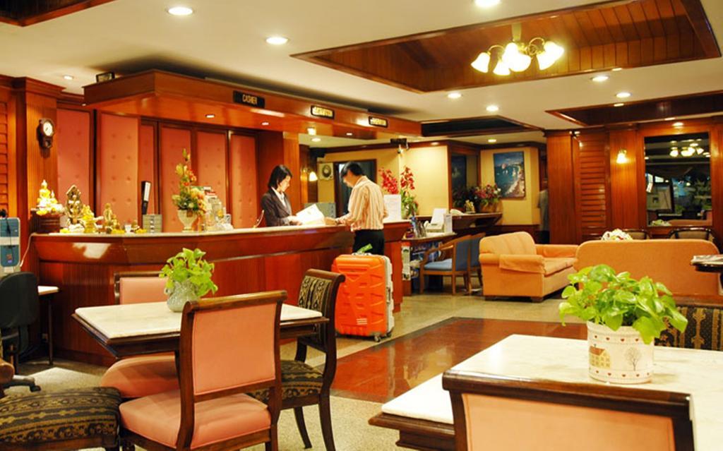 Silom Village Inn Bangkok Luaran gambar