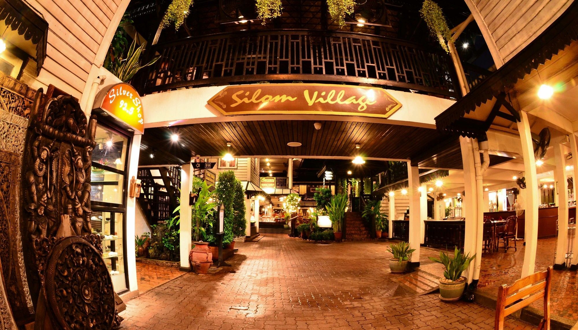 Silom Village Inn Bangkok Luaran gambar