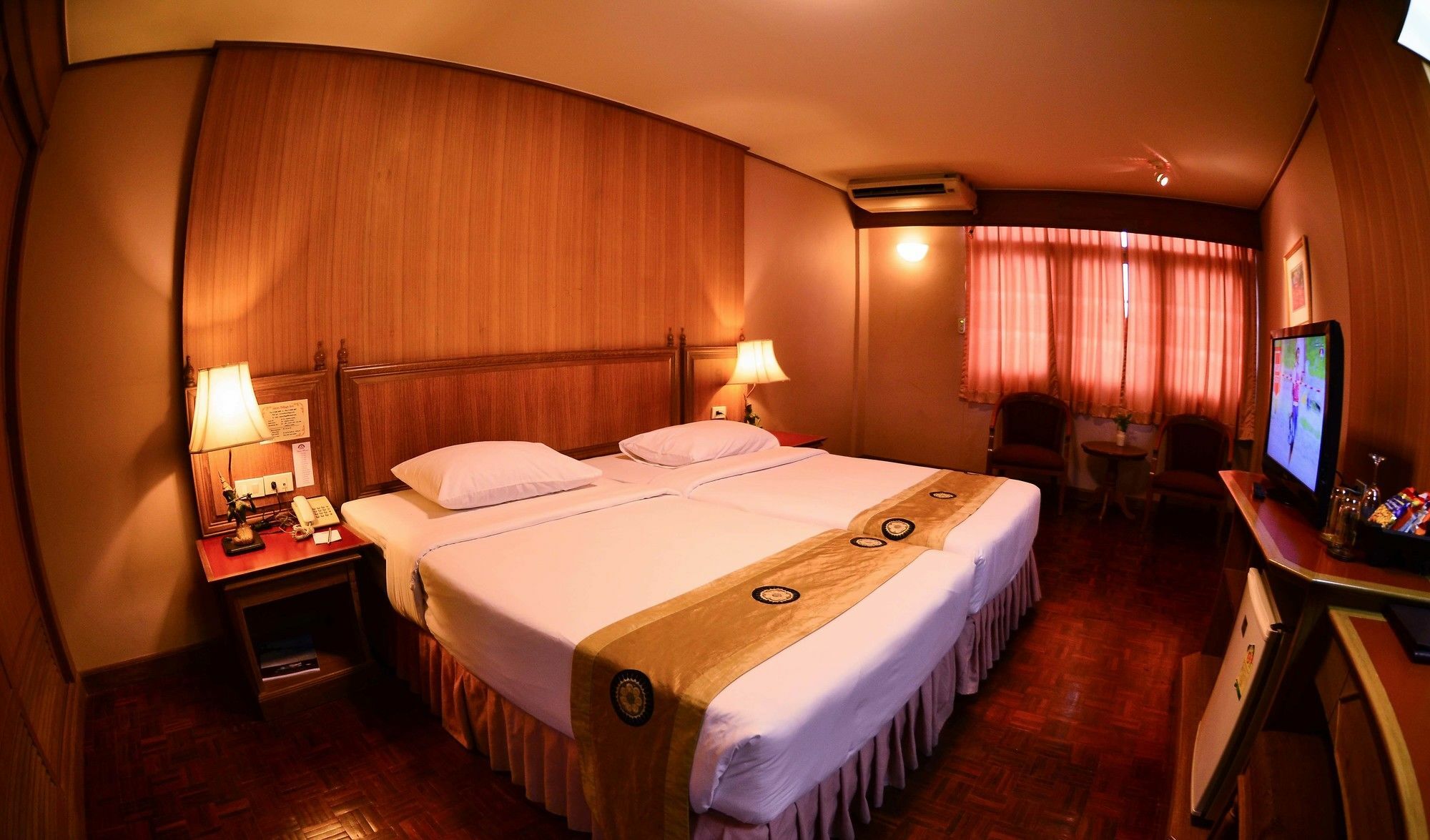Silom Village Inn Bangkok Luaran gambar