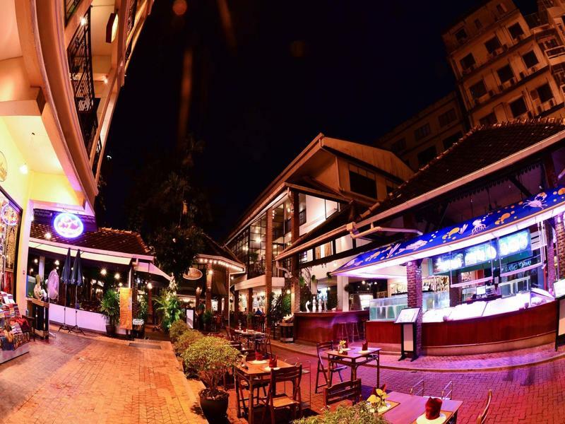 Silom Village Inn Bangkok Luaran gambar