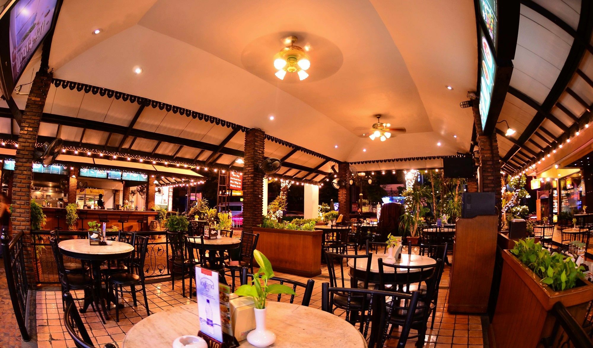 Silom Village Inn Bangkok Luaran gambar